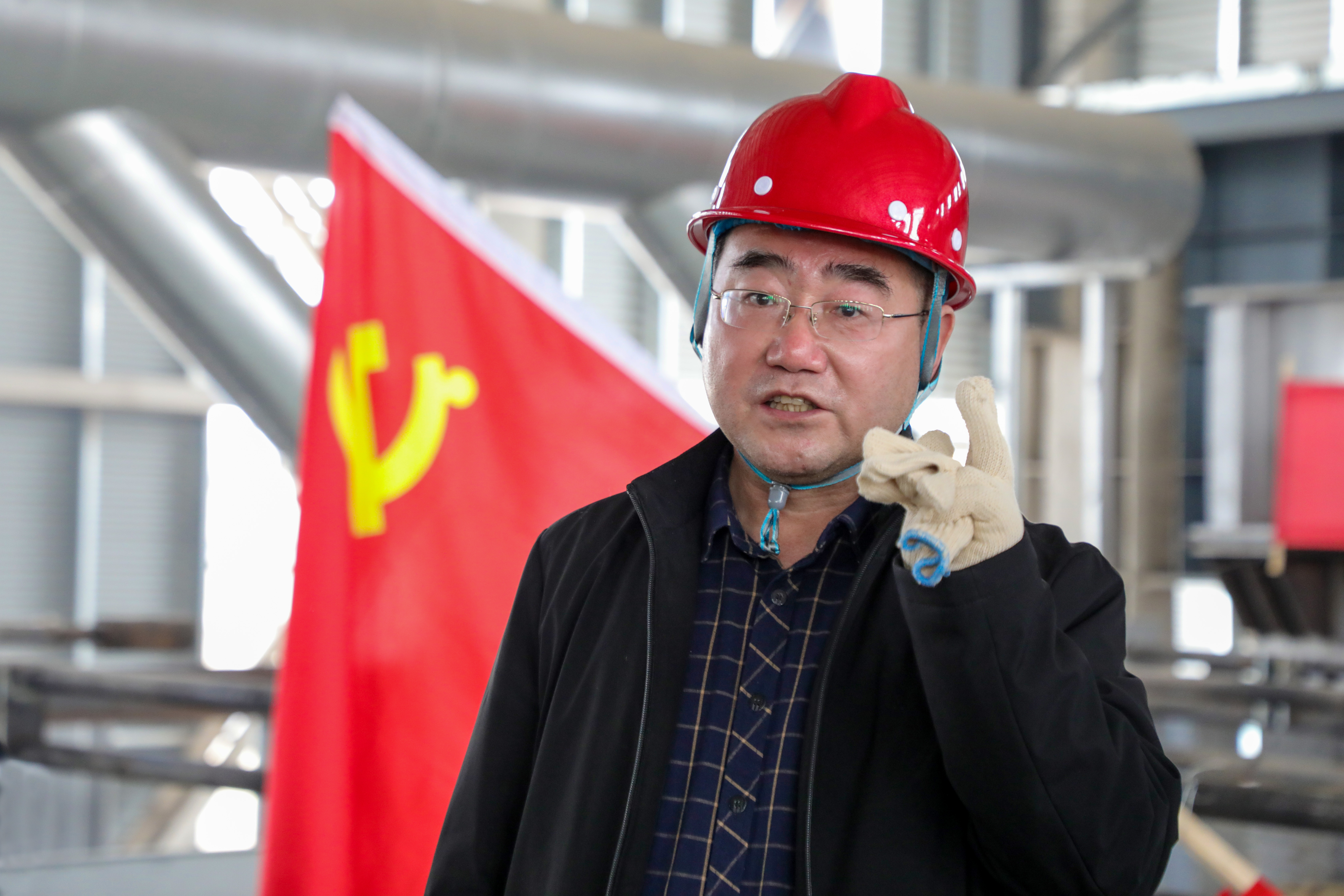 重要進展！許昌安彩熔窯大碹順利合攏